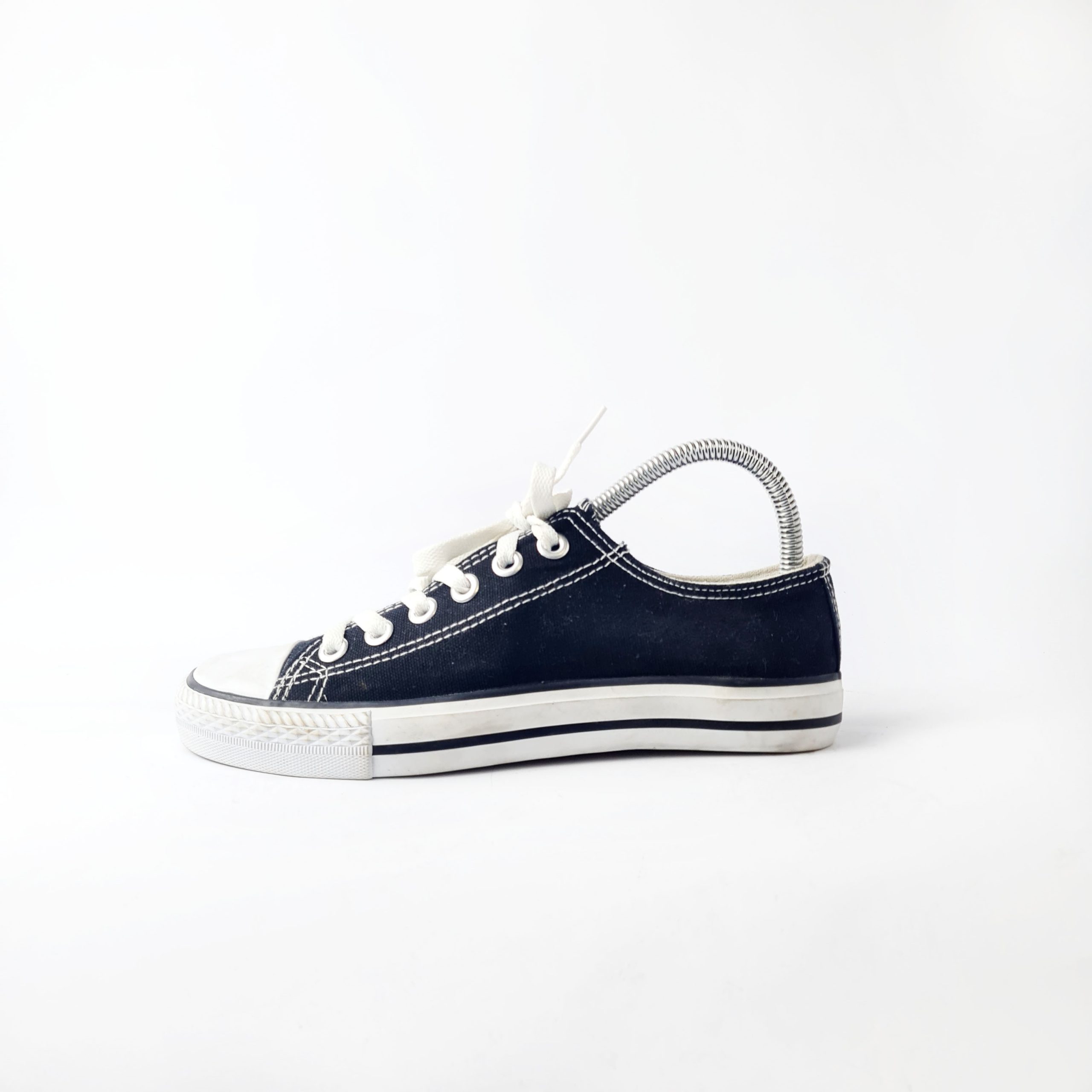 Canvas Low-Top Sneakers Black
