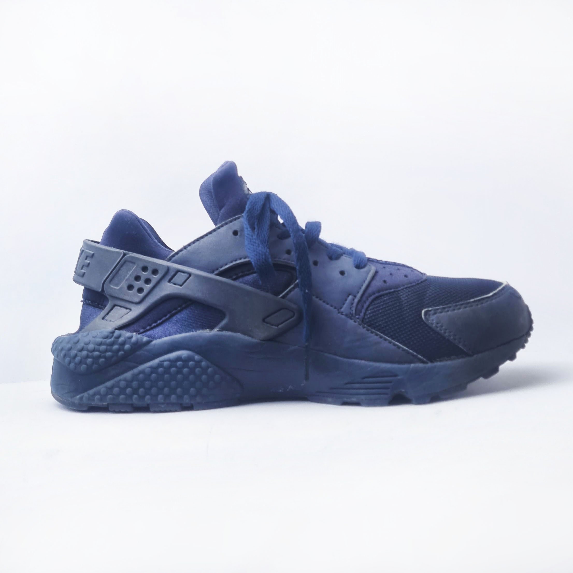 Nike Air Huarache Triple Navy